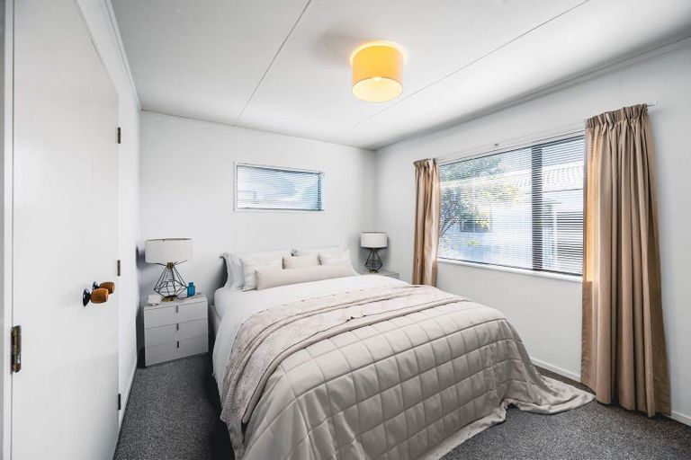 Photo of property in 42 Whiting Crescent, Greenmeadows, Napier, 4112