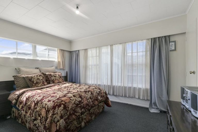Photo of property in 6 Bexley Grove, Wainuiomata, Lower Hutt, 5014