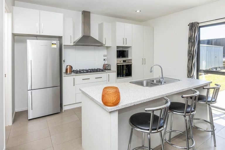 Photo of property in 15 Te Ironui Place, Huntington, Hamilton, 3210