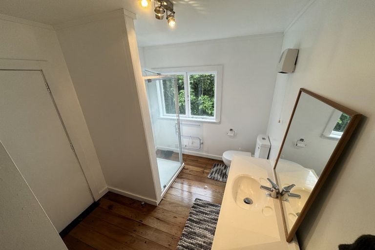 Photo of property in 37 Putnam Street, Northland, Wellington, 6012