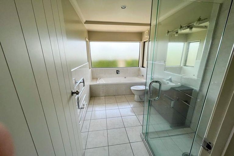 Photo of property in 60 Grammar School Road, Pakuranga, Auckland, 2010