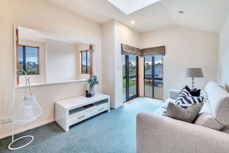 Photo of property in 6 Shannon Place, Torbay, Auckland, 0630