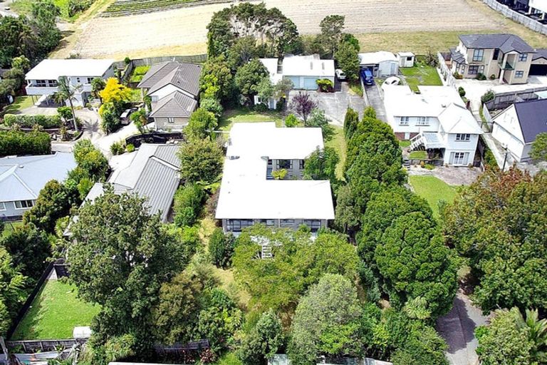 Photo of property in 26 Millbrook Road, Henderson, Auckland, 0612