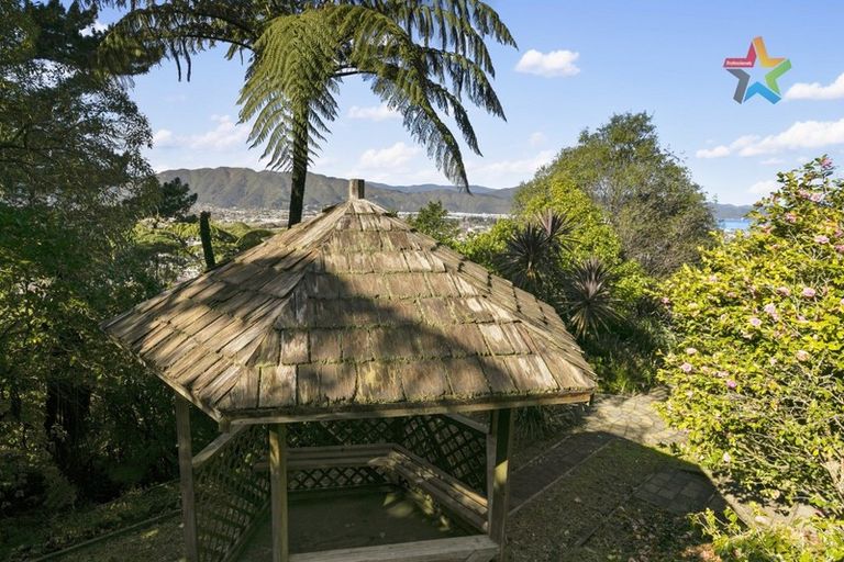 Photo of property in 10 Jacaranda Grove, Maungaraki, Lower Hutt, 5010