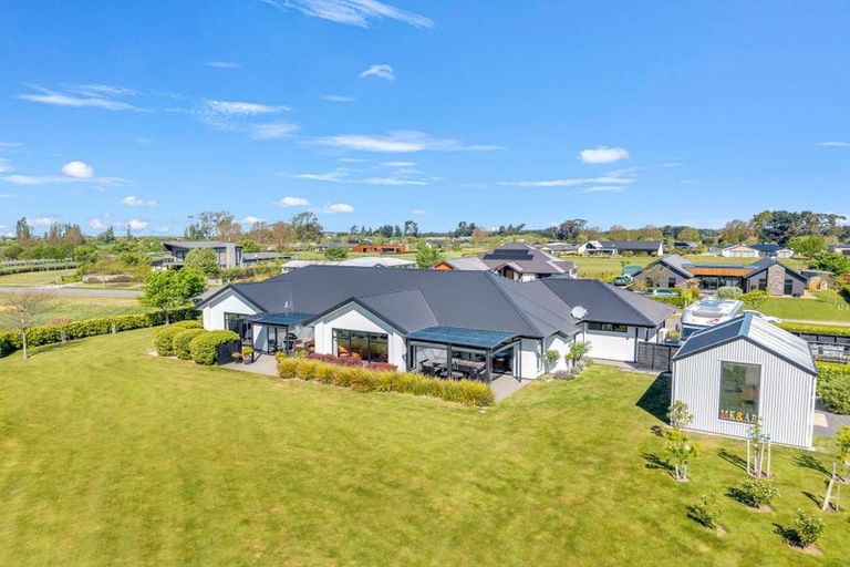 Photo of property in 28 Te Haunui Lane, Pegasus, 7612
