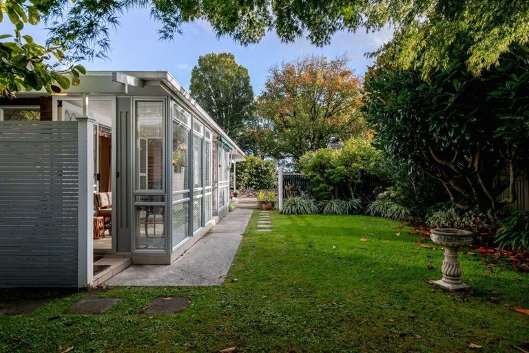 Photo of property in 127 Victoria Avenue, Hokowhitu, Palmerston North, 4410