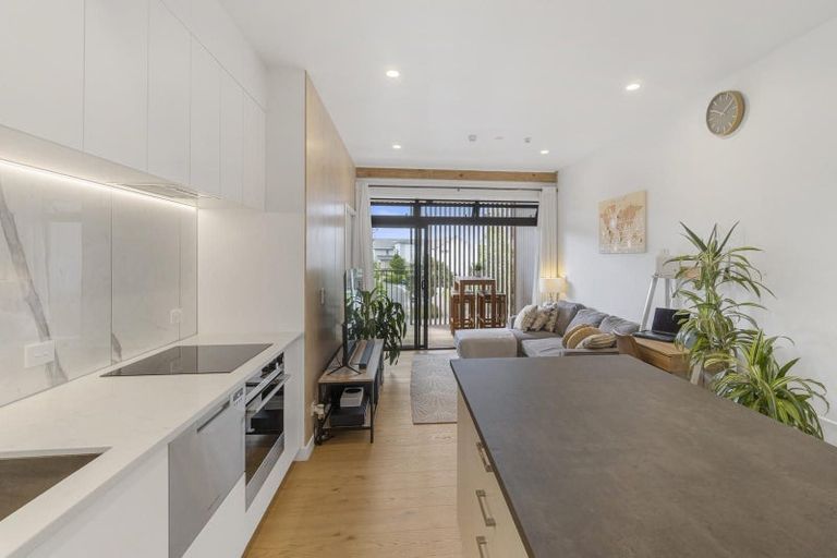 Photo of property in 6/167 Hobsonville Point Road, Hobsonville, Auckland, 0616