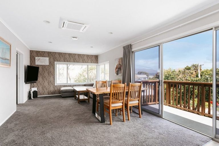 Photo of property in 1 Kowai Grove, Omokoroa, 3114