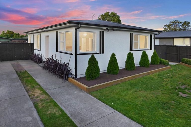 Photo of property in 1/103 Prestons Road, Redwood, Christchurch, 8051