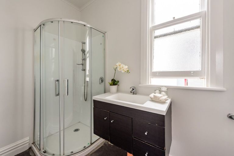 Photo of property in 143 Tasman Street, Mount Cook, Wellington, 6021