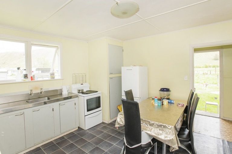 Photo of property in 43a Main Road, Te Karaka, 4022