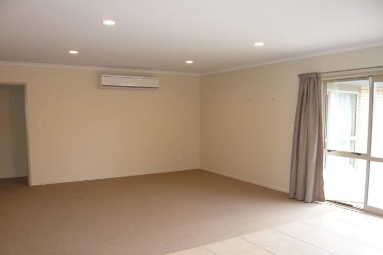 Photo of property in 129 Saint James Drive, Huntington, Hamilton, 3210