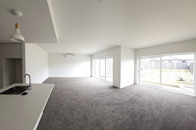 Photo of property in 81 Hokioi Drive, Kenepuru, Porirua, 5022