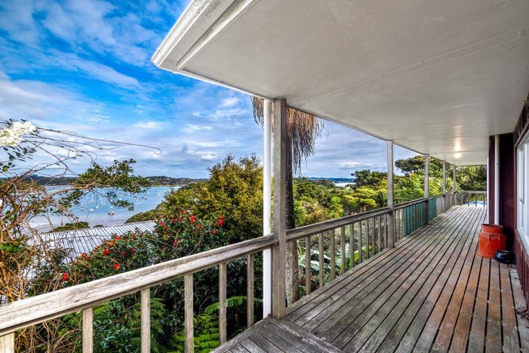 Photo of property in 18 Brind Road, Russell, 0202