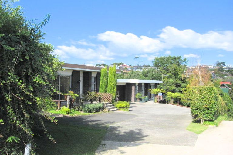 Photo of property in 1/18 Oliver Twist Avenue, Mellons Bay, Auckland, 2014