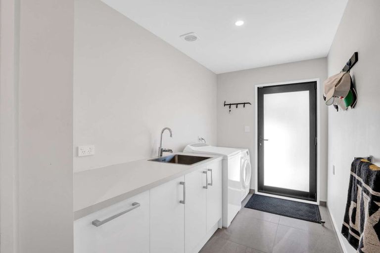 Photo of property in 28 Te Haunui Lane, Pegasus, 7612