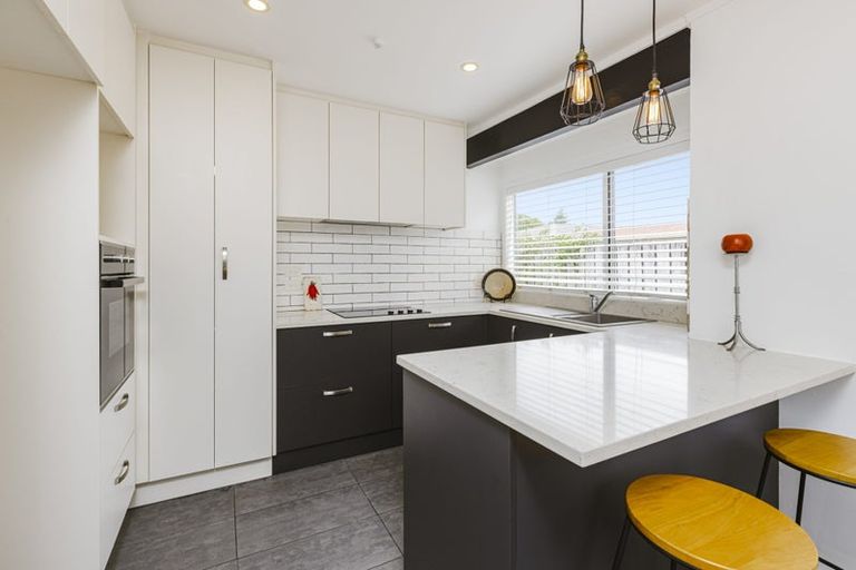 Photo of property in 2/21 Harper Street, Papakura, 2110