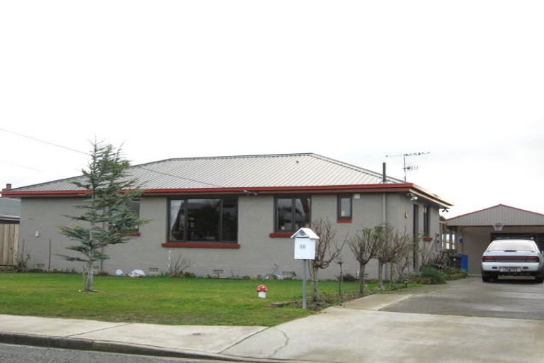 Photo of property in 38 Holloway Street, Waikiwi, Invercargill, 9810