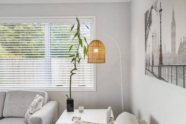 Photo of property in 10 Grenache Way, Kumeu, 0810