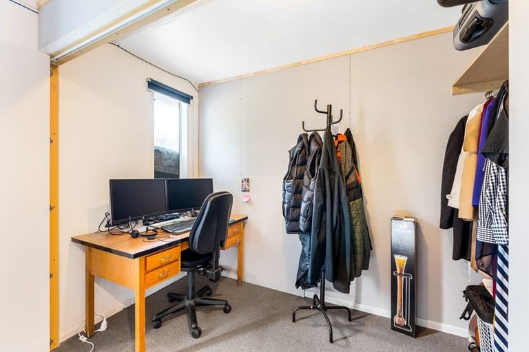 Photo of property in 17 Zeala Grove, Stokes Valley, Lower Hutt, 5019