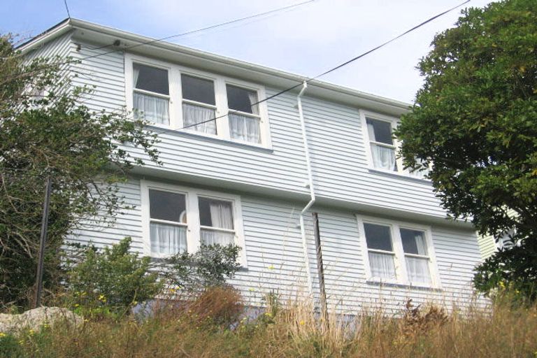 Photo of property in 2 Lyons Crescent, Strathmore Park, Wellington, 6022