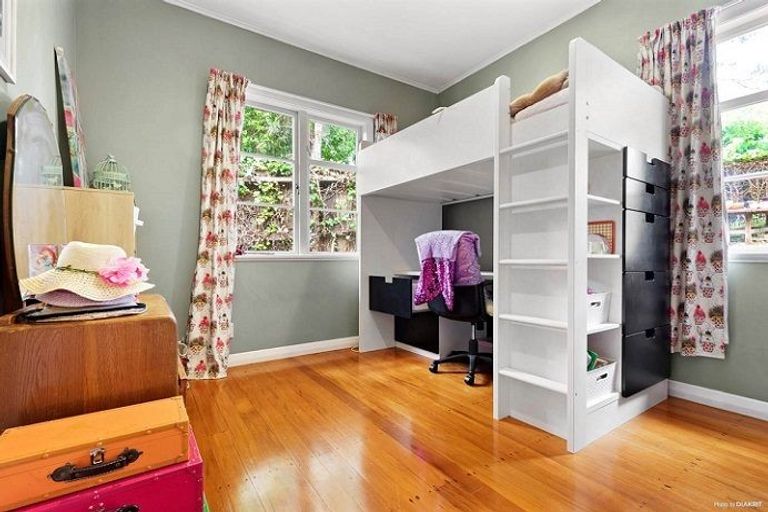 Photo of property in 12 Handley Avenue, Narrow Neck, Auckland, 0624