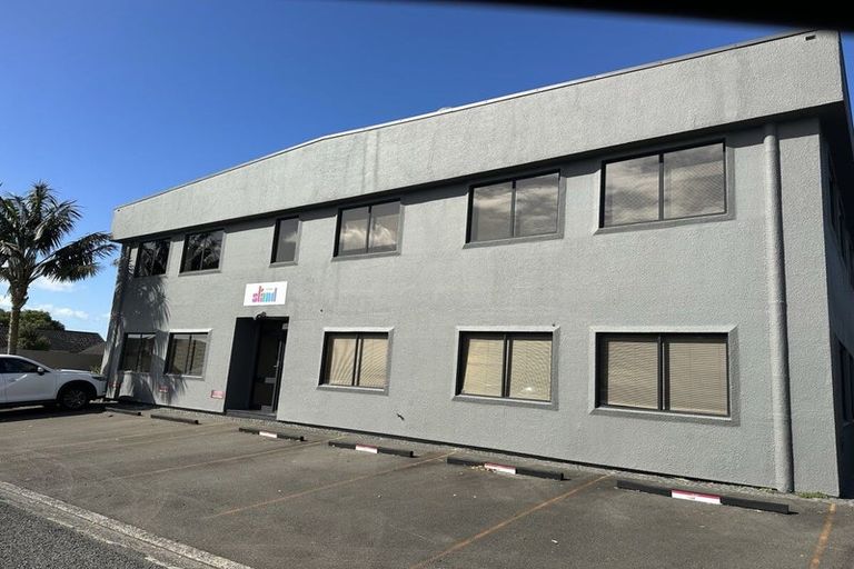 Photo of property in 337 Devon Street West, New Plymouth, 4310