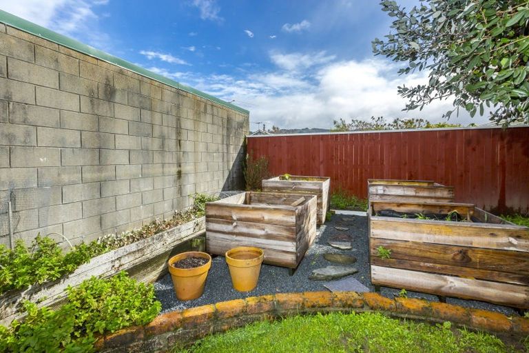 Photo of property in 71 Oregon Drive, Maoribank, Upper Hutt, 5018