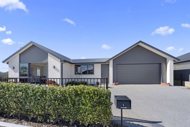 Photo of property in 1 Te Ranga Memorial Drive, Pyes Pa, Tauranga, 3112