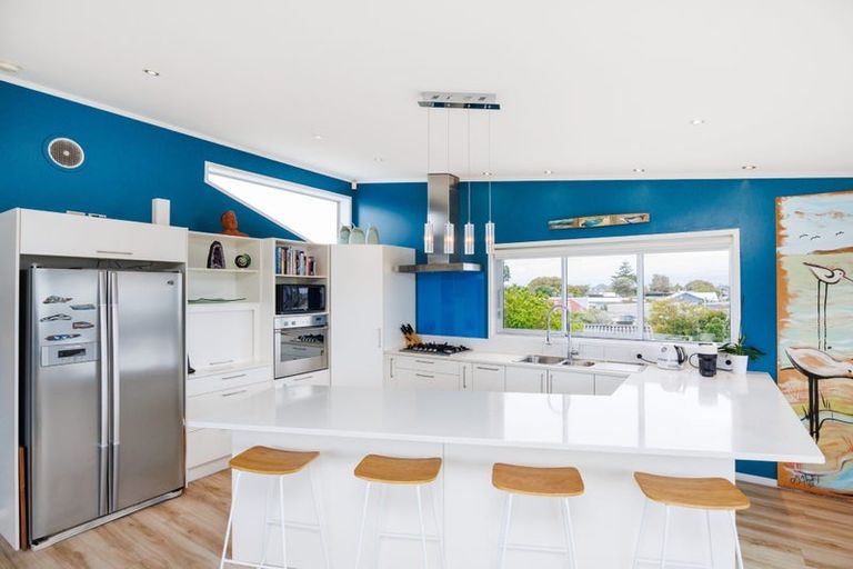 Photo of property in 18 Robbie Street, Foxton Beach, Foxton, 4815