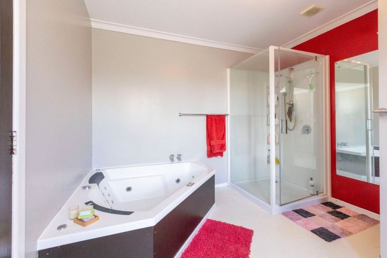 Photo of property in 11 Cook Street, Waipukurau, 4200