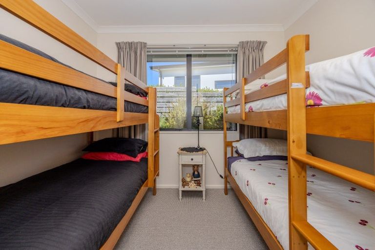 Photo of property in 32 Infinity Drive, Wanaka, 9305