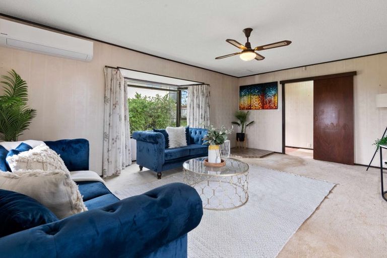 Photo of property in 30 Gibbons Road, Weymouth, Auckland, 2103