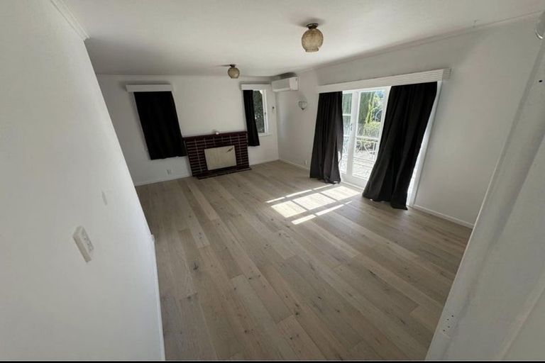 Photo of property in 143 Edmonton Road, Te Atatu South, Auckland, 0610