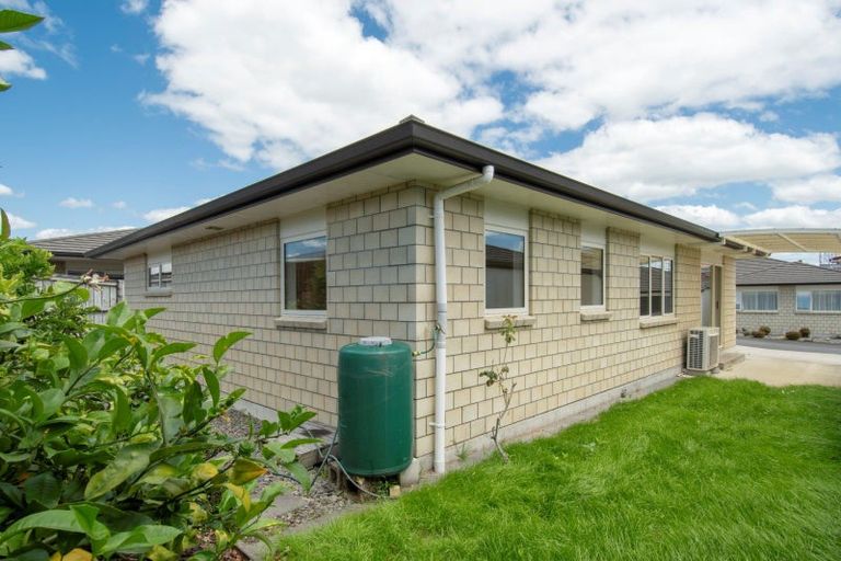 Photo of property in 5 Harmens Way, Greerton, Tauranga, 3112