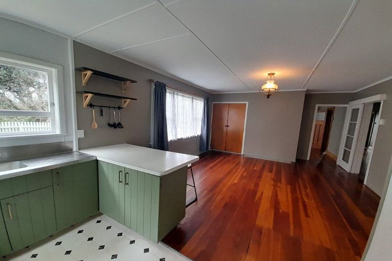 Photo of property in 32 Kitchener Road, Waiuku, 2123