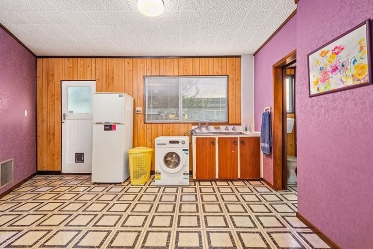 Photo of property in 17 Cyclarama Crescent, Massey, Auckland, 0614