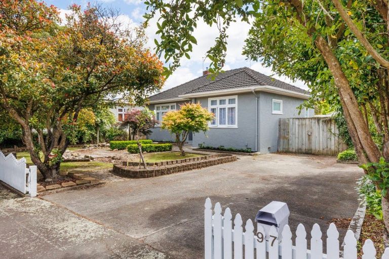 Photo of property in 97 Churchill Avenue, Hokowhitu, Palmerston North, 4410