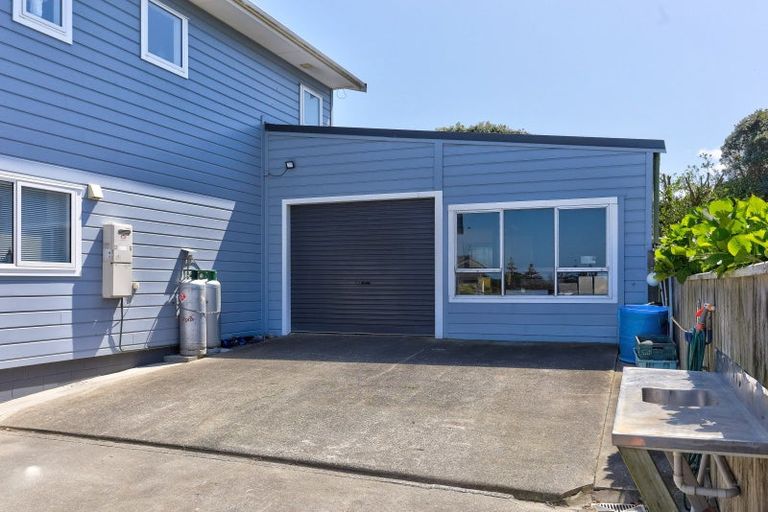 Photo of property in 8 Nukumaru Parade, Waiinu Beach, Whanganui, 4588