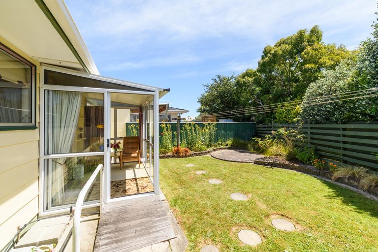 Photo of property in 46 Rennie Avenue, Milson, Palmerston North, 4414