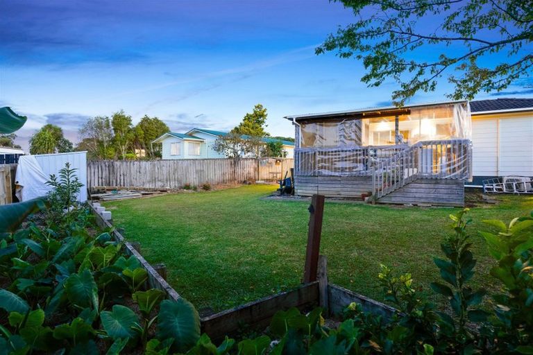 Photo of property in 529 Swanson Road, Ranui, Auckland, 0612