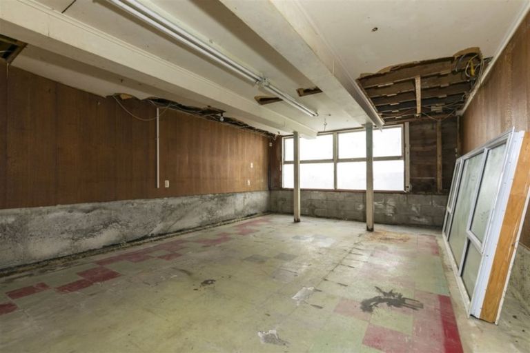 Photo of property in 3 Hillary Heights Avenue, Glendene, Auckland, 0602