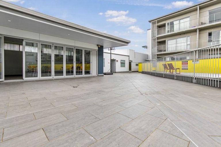 Photo of property in Shoal Haven Apartments, 106c/130 Anzac Street, Takapuna, Auckland, 0622