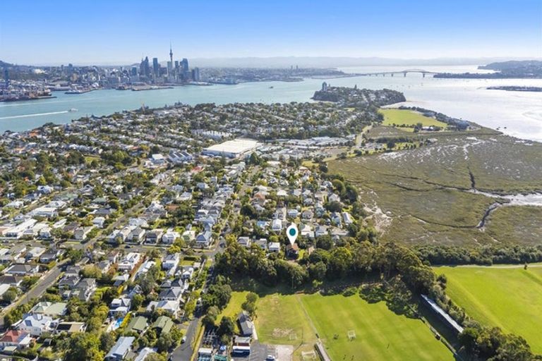 Photo of property in 215 Victoria Road, Devonport, Auckland, 0624