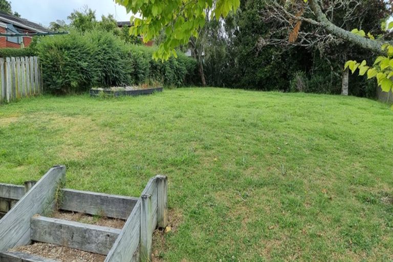 Photo of property in 20 Aorangi Place, Birkenhead, Auckland, 0626