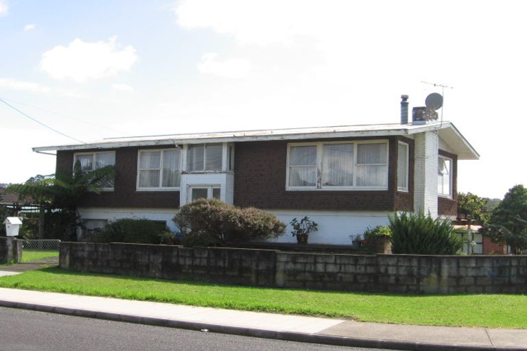 Photo of property in 11 Harrington Road, Henderson, Auckland, 0610