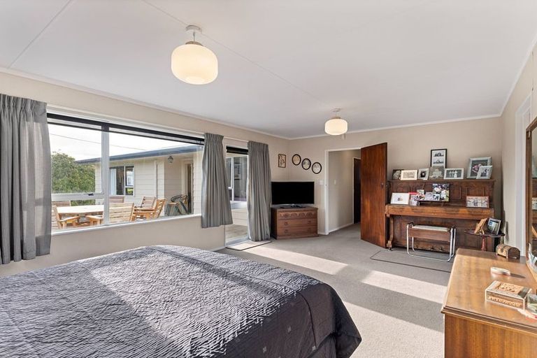 Photo of property in 10 Avon Street, Rongotea, 4476