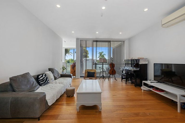 Photo of property in 40 Regent Street, Devonport, Auckland, 0624