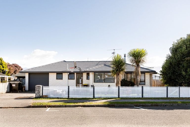 Photo of property in 8 Manoy Street, Motueka, 7120