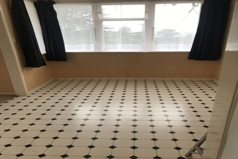 Photo of property in 92 Ironside Road, Johnsonville, Wellington, 6037